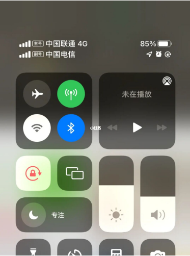 岳阳楼苹果手机维修分享iPhone双卡信号解决办法 