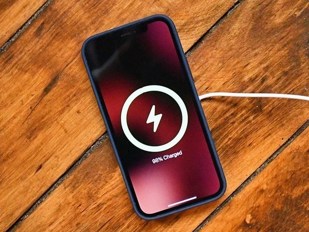 岳阳楼苹果手机维修分享iPhone 12可以随便充电吗 